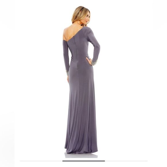NWT MAC DUGGAL Side Twist Drop Shoulder Beaded Cuff Gown in grey size 10 - Picture 5 of 16